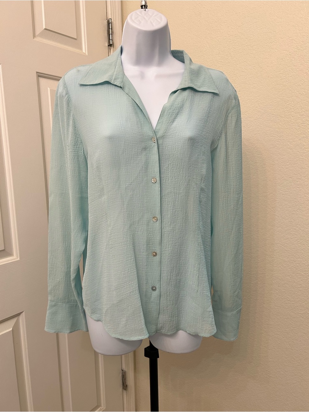 NWT 100% Silk Light Aqua Button-Up Women's Blouse